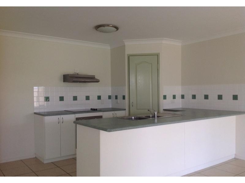 2/7 Luscombe Street, Chinchilla QLD 4413