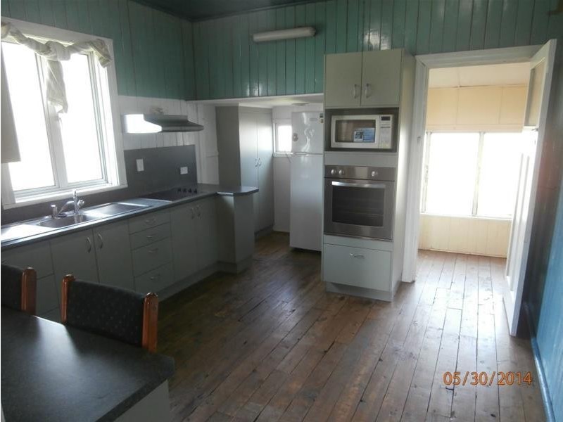 32 McNulty Street, Miles QLD 4415