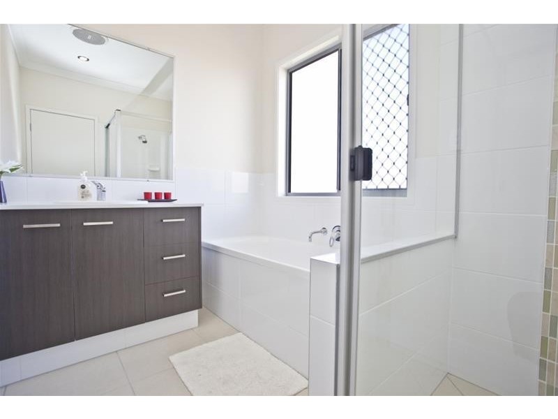 2 Bridgeman Parade, Chinchilla QLD 4413