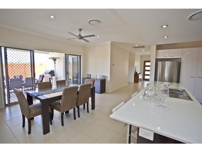 2 Bridgeman Parade, Chinchilla QLD 4413