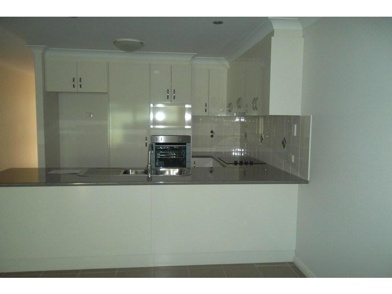 Unit 2/4 Crescent Avenue, Chinchilla QLD 4413