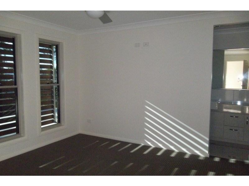 Unit 2/4 Crescent Avenue, Chinchilla QLD 4413