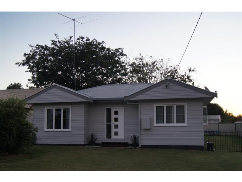 4 Beutel Street, Chinchilla QLD 4413