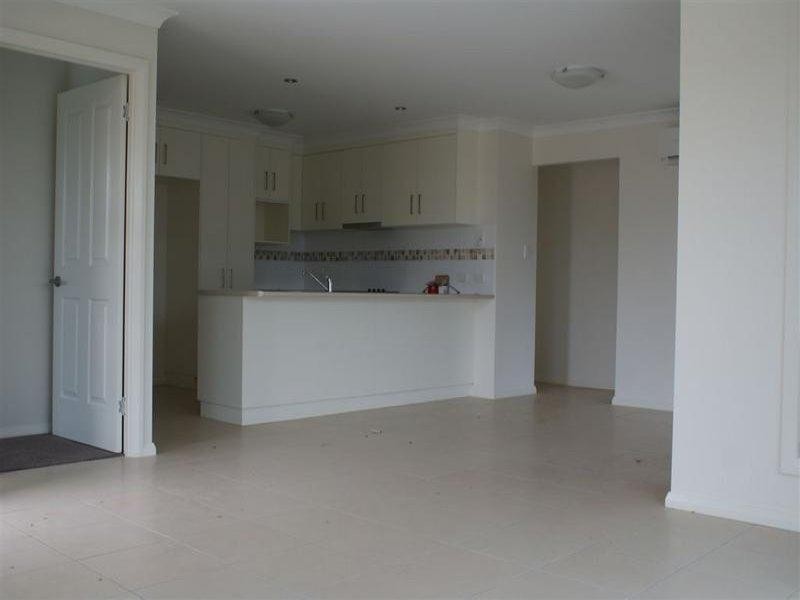 2/12 McKenzie Street, Chinchilla QLD 4413