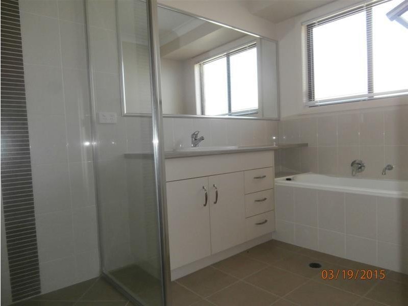 27 Bishop Drive, Miles QLD 4415