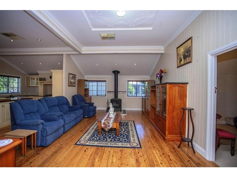 40 Hypatia Street, Chinchilla QLD 4413