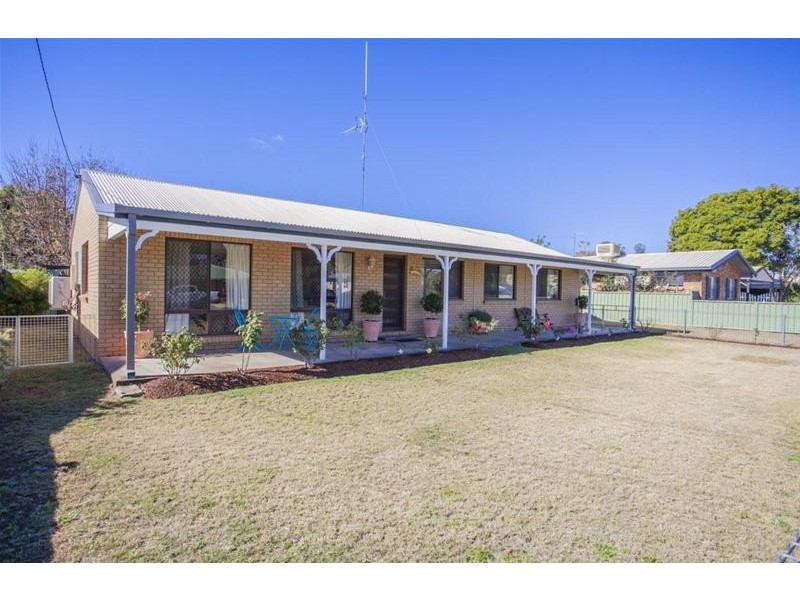 14 Scouller Street, Chinchilla QLD 4413