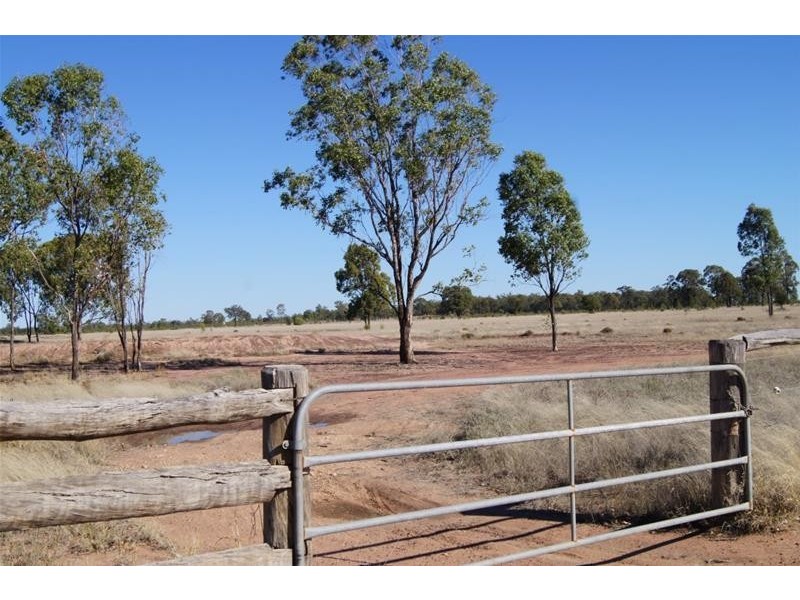 322 Brownlies Road, Miles QLD 4415