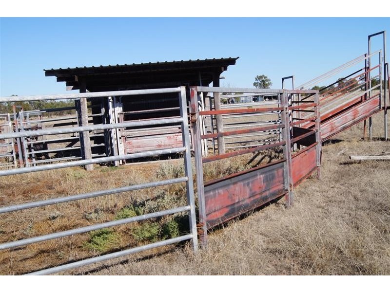 322 Brownlies Road, Miles QLD 4415