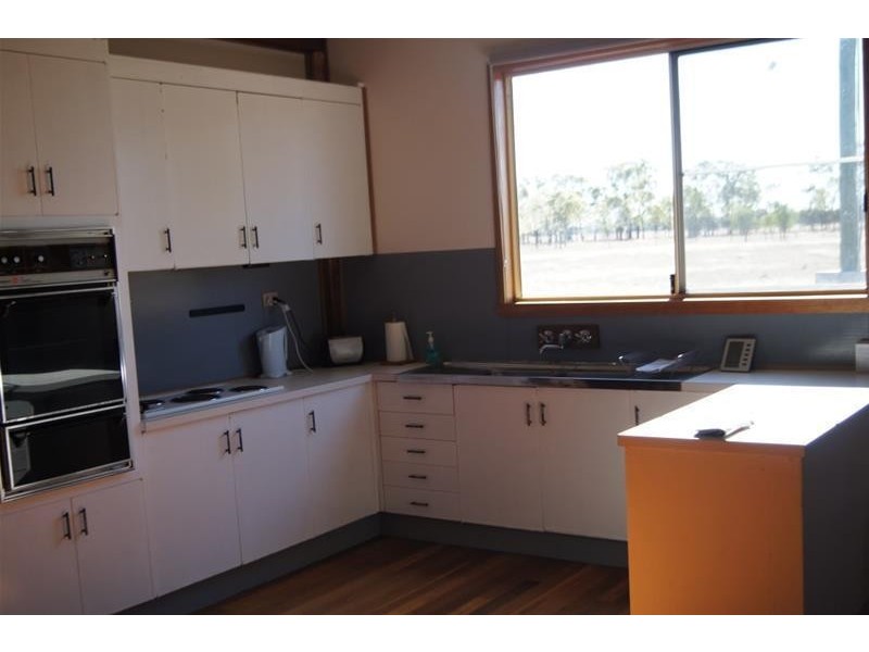 322 Brownlies Road, Miles QLD 4415