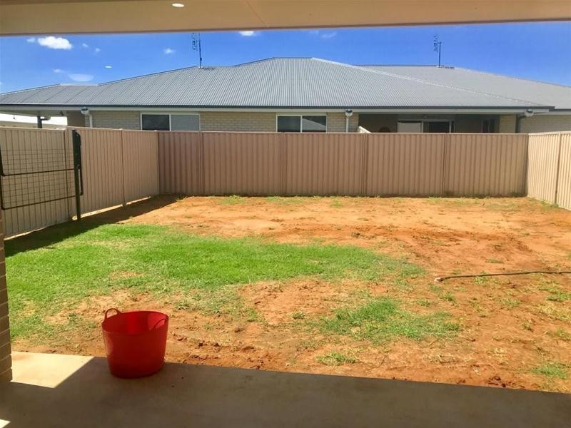 2/34 Gormleys Road, Chinchilla QLD 4413