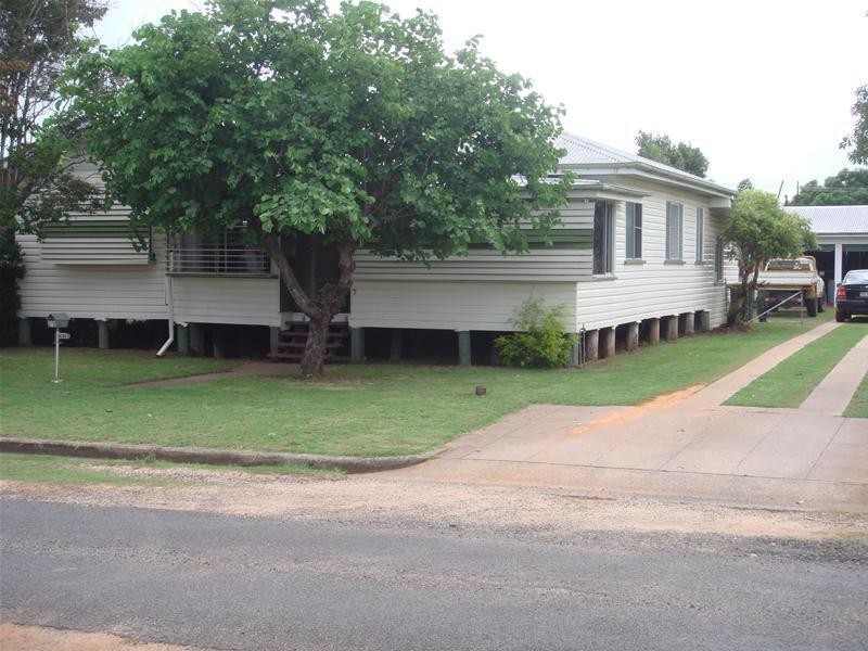 7 Atkins Street, Chinchilla QLD 4413