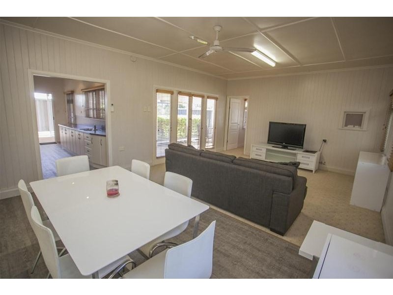 101 Middle Street, Chinchilla QLD 4413