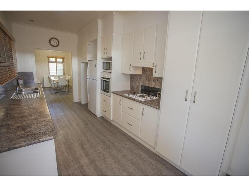 101 Middle Street, Chinchilla QLD 4413