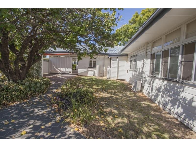 101 Middle Street, Chinchilla QLD 4413