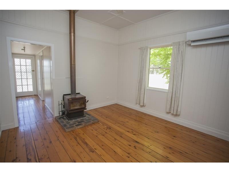 6 Wood Street, Chinchilla QLD 4413