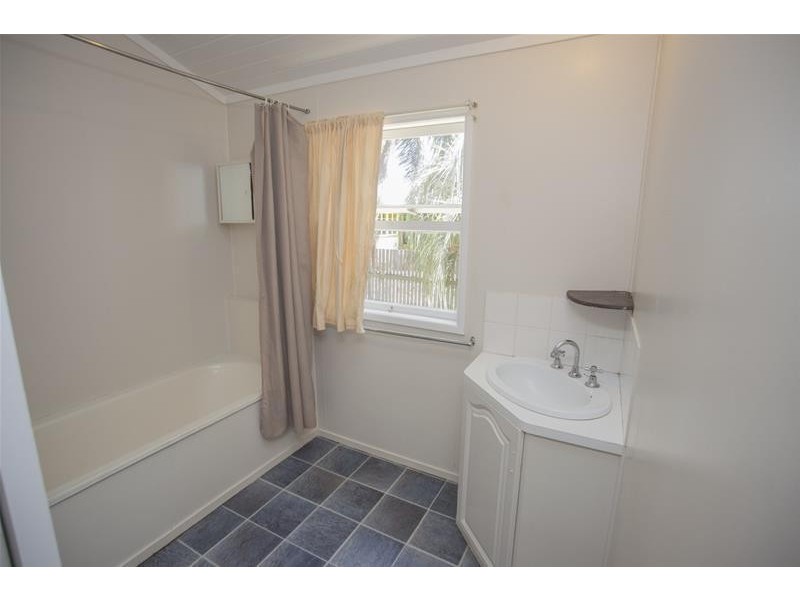 6 Wood Street, Chinchilla QLD 4413