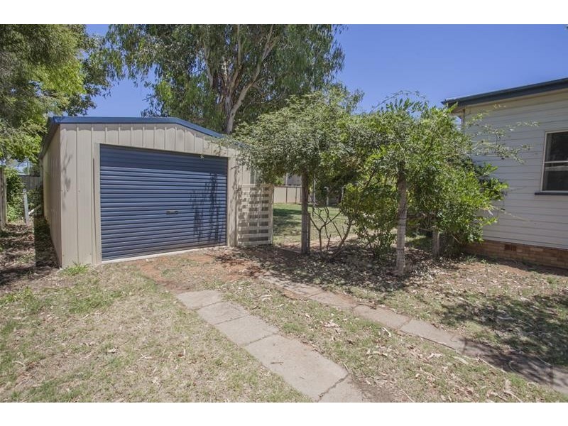 6 Wood Street, Chinchilla QLD 4413