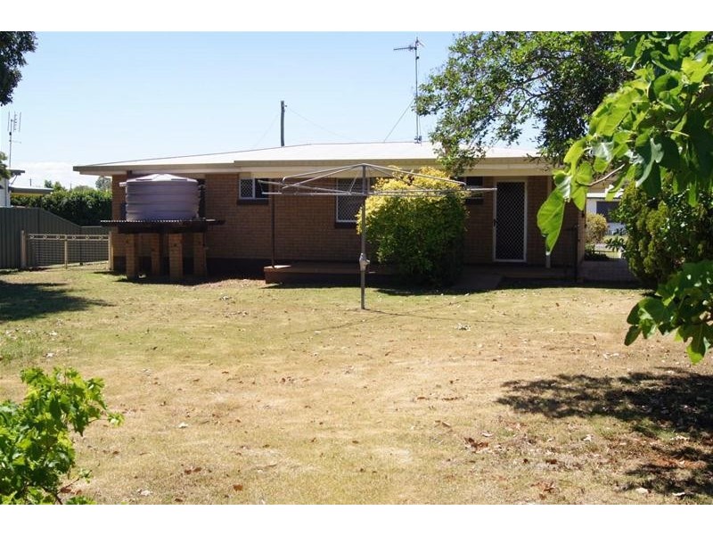 8 Atkins Street, Chinchilla QLD 4413