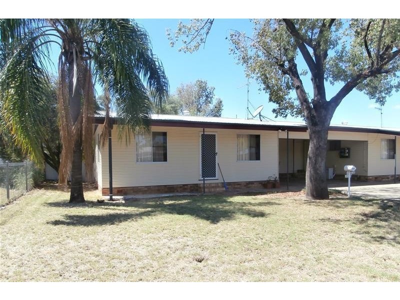 1 & 2/11 Covington Street, Chinchilla QLD 4413