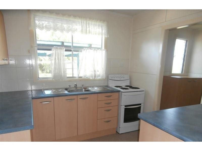 1 & 2/11 Covington Street, Chinchilla QLD 4413