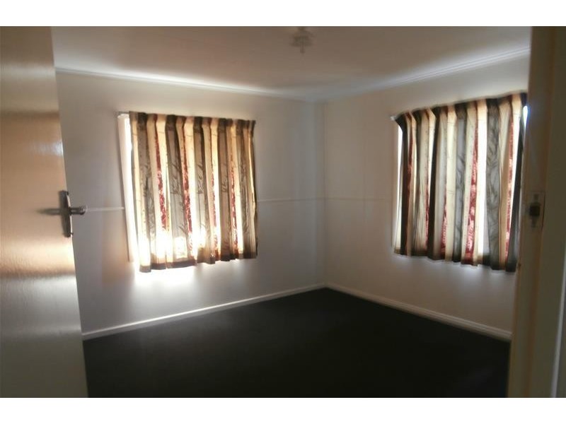 1 & 2/11 Covington Street, Chinchilla QLD 4413