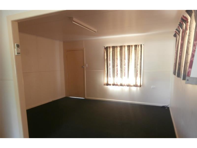 1 & 2/11 Covington Street, Chinchilla QLD 4413