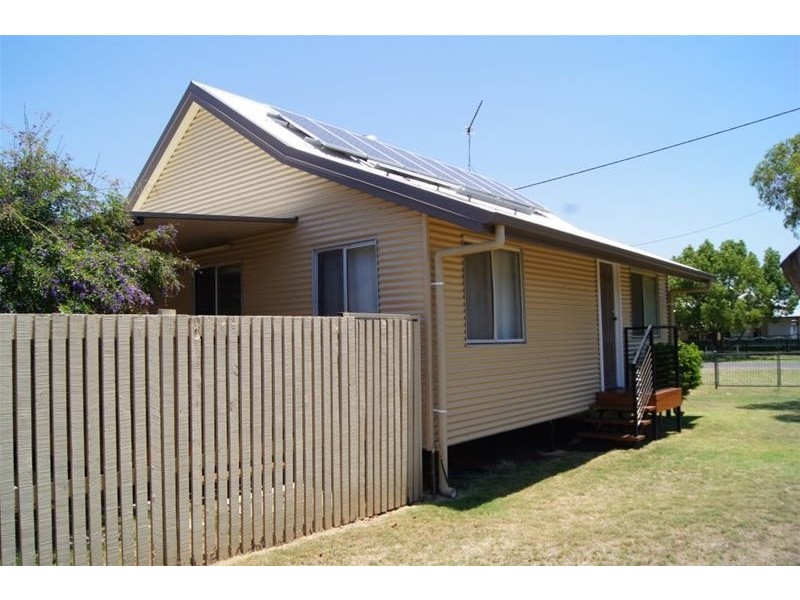 16 Russell Street, Chinchilla QLD 4413