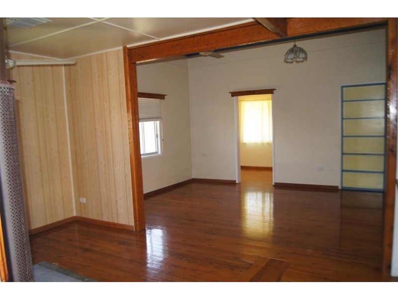 16 Russell Street, Chinchilla QLD 4413