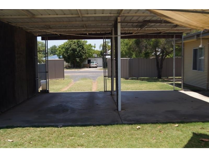 16 Russell Street, Chinchilla QLD 4413