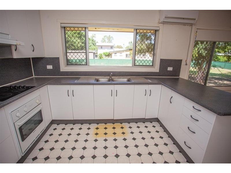 1-3 Fitzgerald Street, Chinchilla QLD 4413