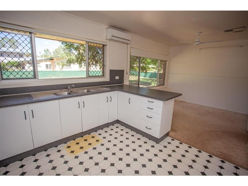 1-3 Fitzgerald Street, Chinchilla QLD 4413