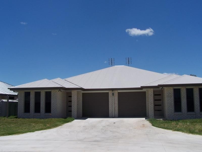 1/32 Bishop Drive, Miles QLD 4415