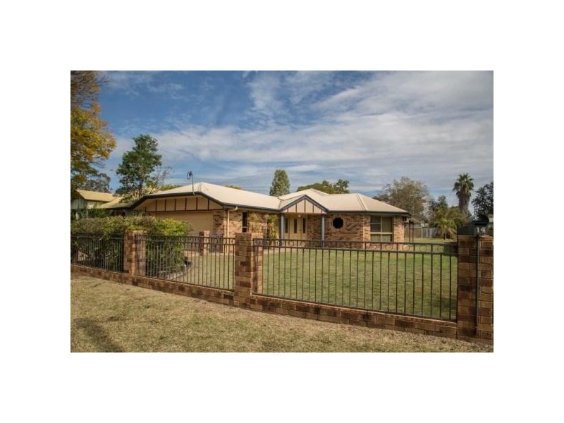 14 Howe Street, St George QLD 4487