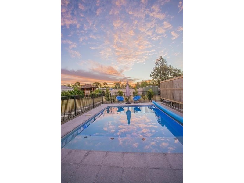 12 Parker Place, Chinchilla QLD 4413