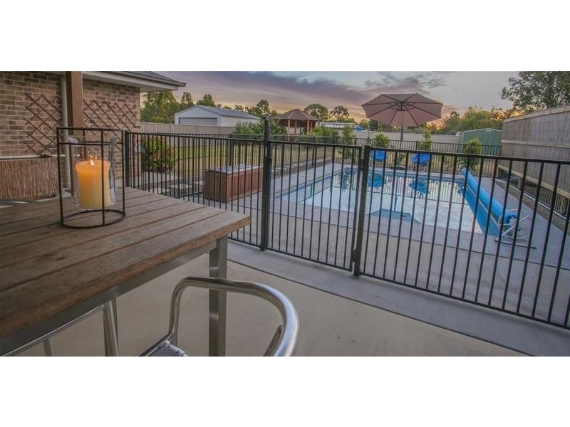 12 Parker Place, Chinchilla QLD 4413