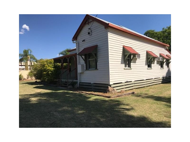 6 Russell Street, Chinchilla QLD 4413