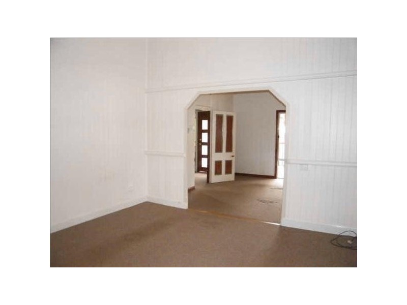 6 Russell Street, Chinchilla QLD 4413