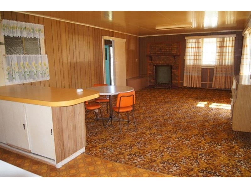 40 – 42 Pine Street, Miles QLD 4415