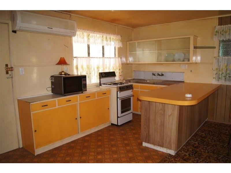 40 – 42 Pine Street, Miles QLD 4415