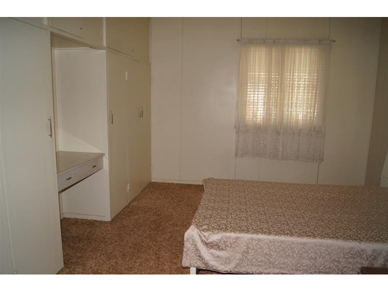 40 – 42 Pine Street, Miles QLD 4415