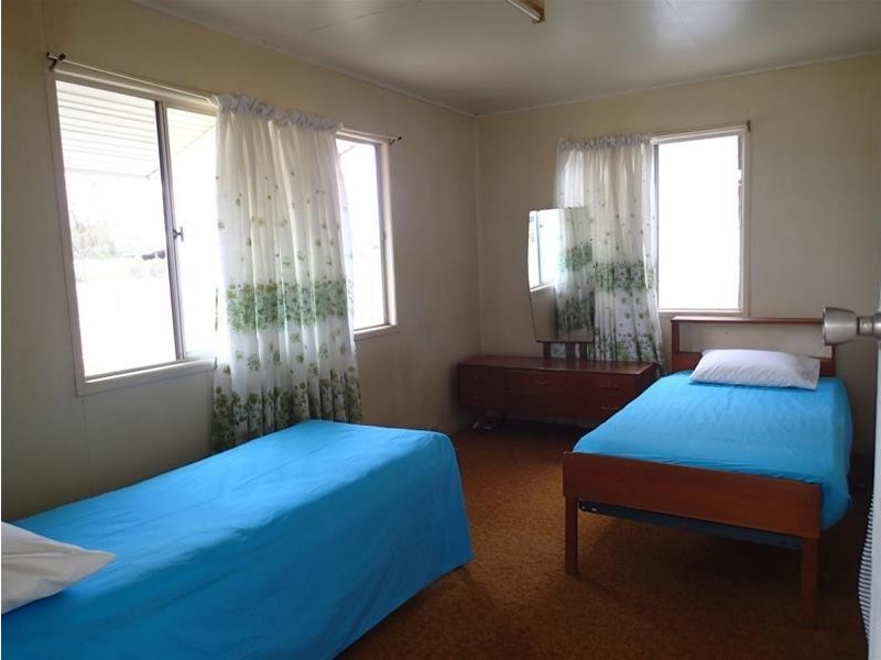 40 – 42 Pine Street, Miles QLD 4415