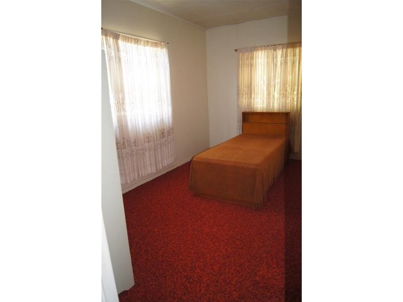 40 – 42 Pine Street, Miles QLD 4415