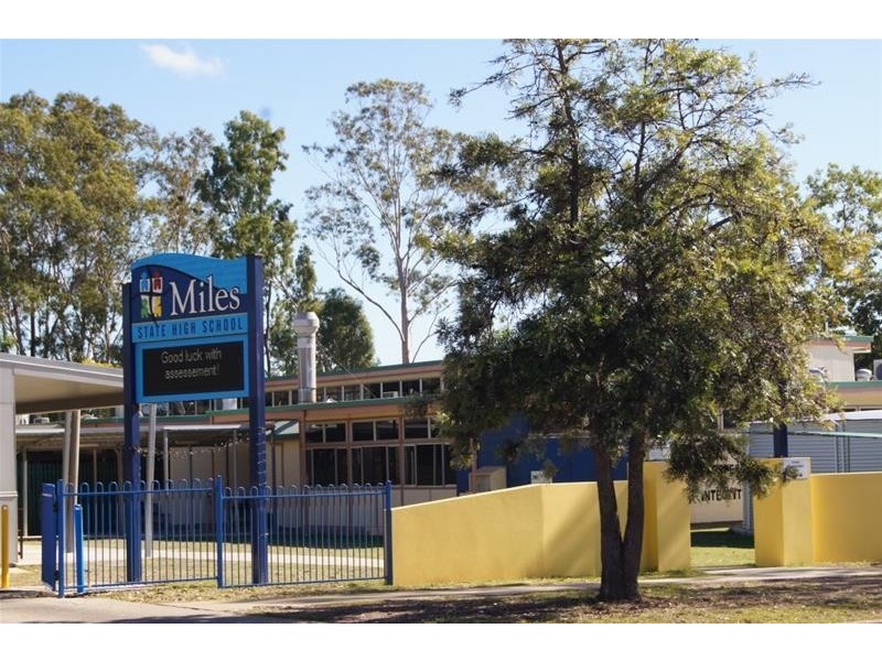 40 – 42 Pine Street, Miles QLD 4415