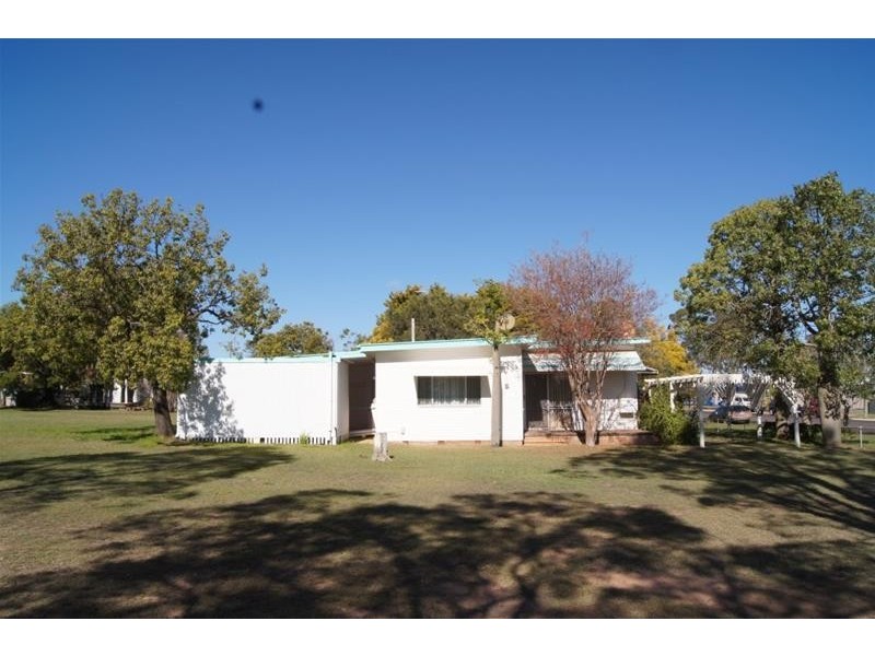 40 – 42 Pine Street, Miles QLD 4415