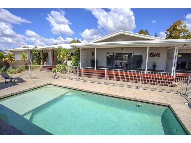 33 Sommerfeld Crescent, Chinchilla QLD 4413