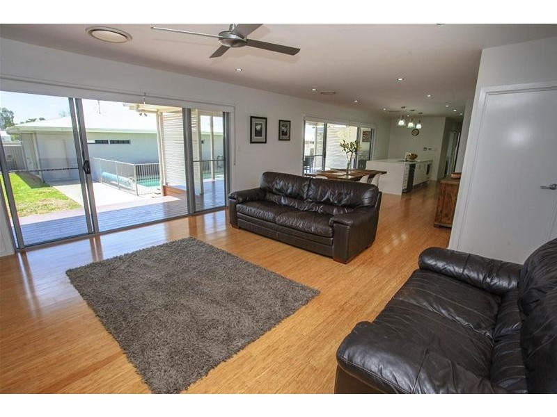 33 Sommerfeld Crescent, Chinchilla QLD 4413