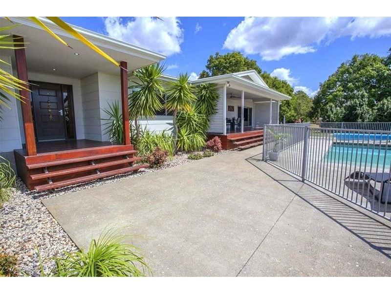 33 Sommerfeld Crescent, Chinchilla QLD 4413