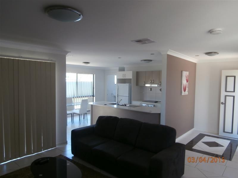 4/6 Holland Street, Chinchilla QLD 4413