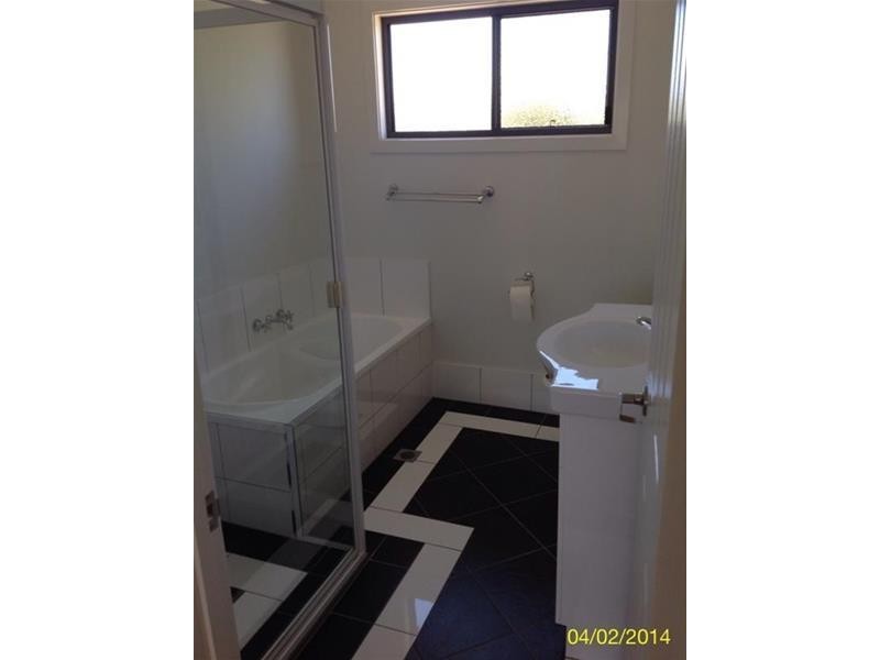 4/6 Holland Street, Chinchilla QLD 4413